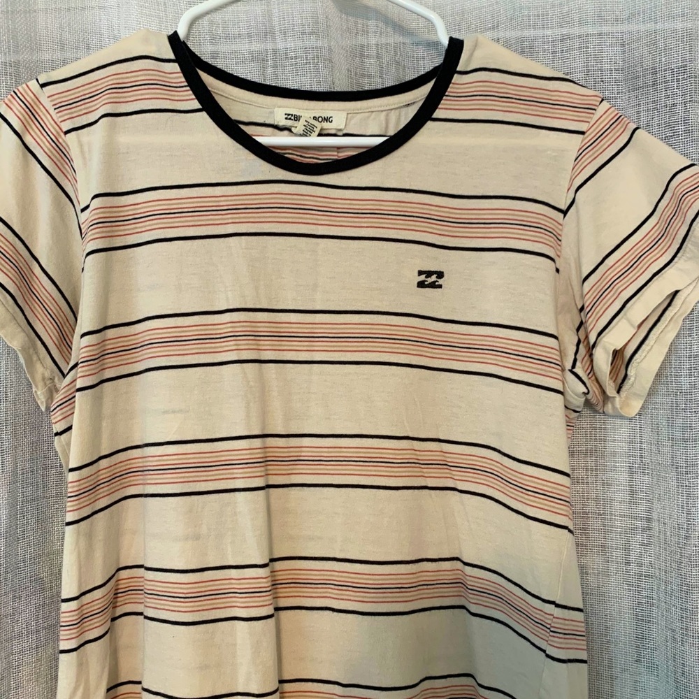 Cute Billabong beach tee